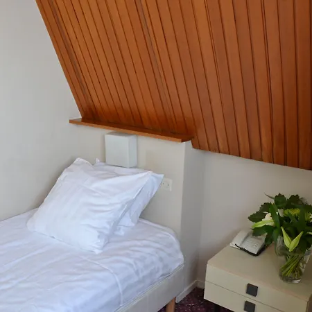 Fletcher De Zalm Otel 3*